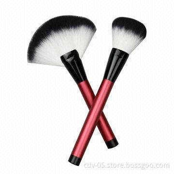Makeup brushes, made of wooden handle and aluminum ferrule with double-color synthetic hair